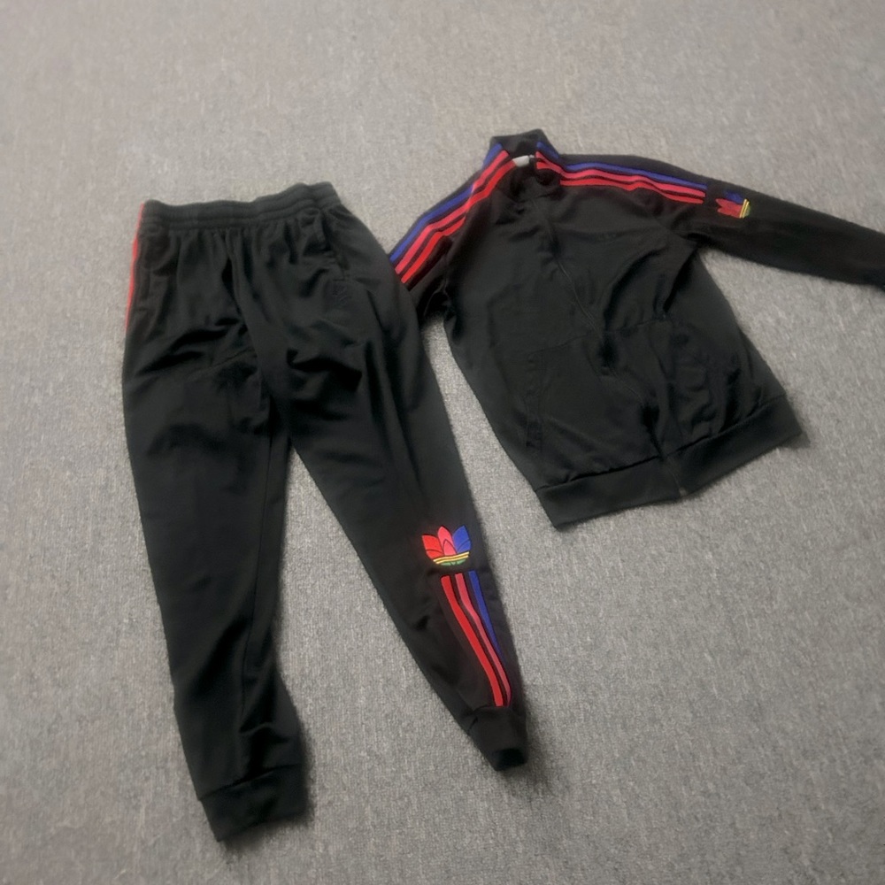 Two piece  boys, size: Large (13-14 years)